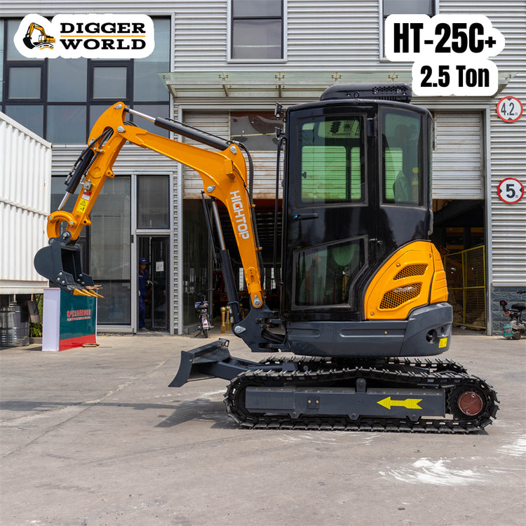 2.5 Ton HT-25C+ Mini Excavator image 3