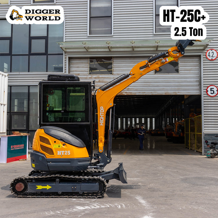 2.5 Ton HT-25C+ Mini Excavator image 2