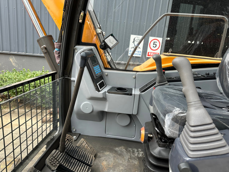 LT-60 Small Excavator